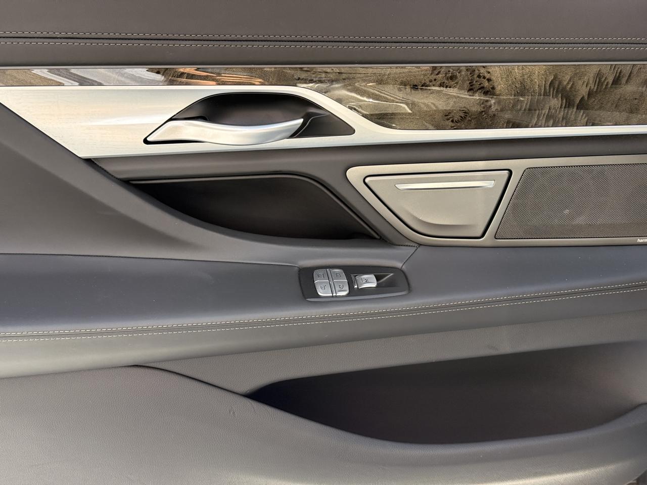BMW 7-Series 740i 2019