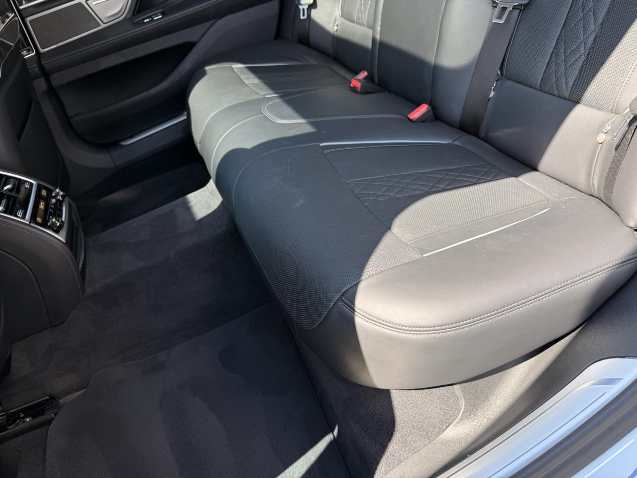 BMW 7-Series 740i 2019
