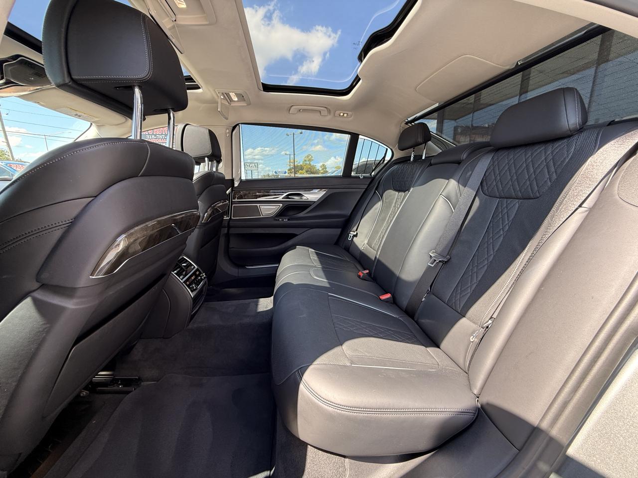 BMW 7-Series 740i 2019