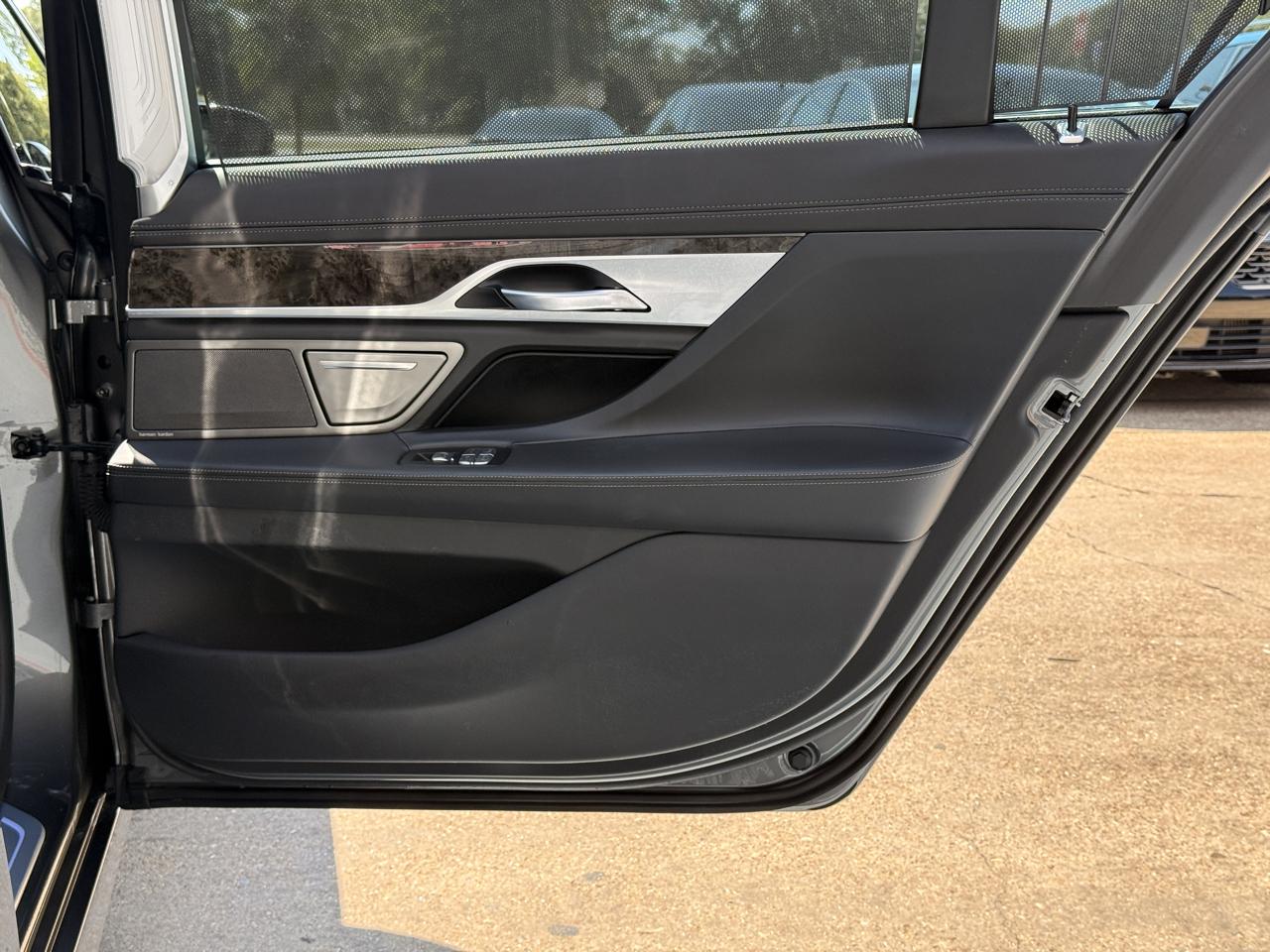 BMW 7-Series 740i 2019