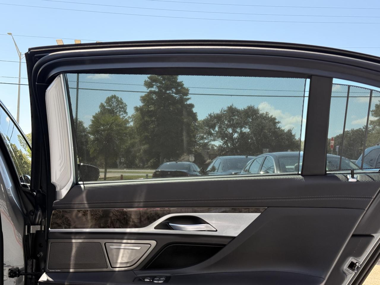 BMW 7-Series 740i 2019