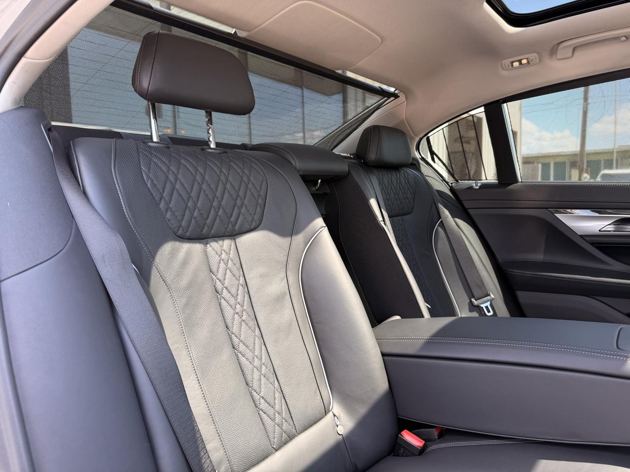 BMW 7-Series 740i 2019