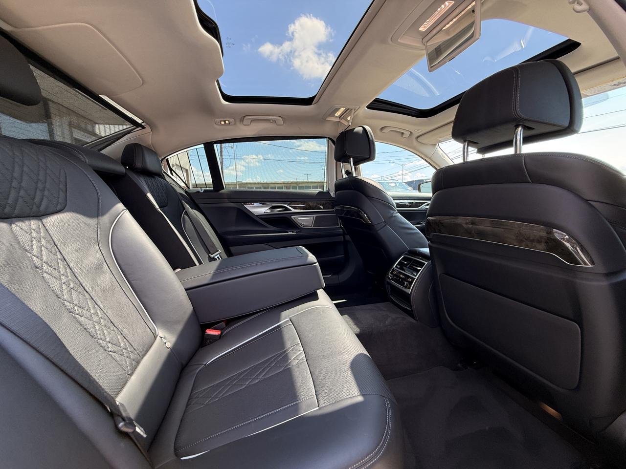 BMW 7-Series 740i 2019