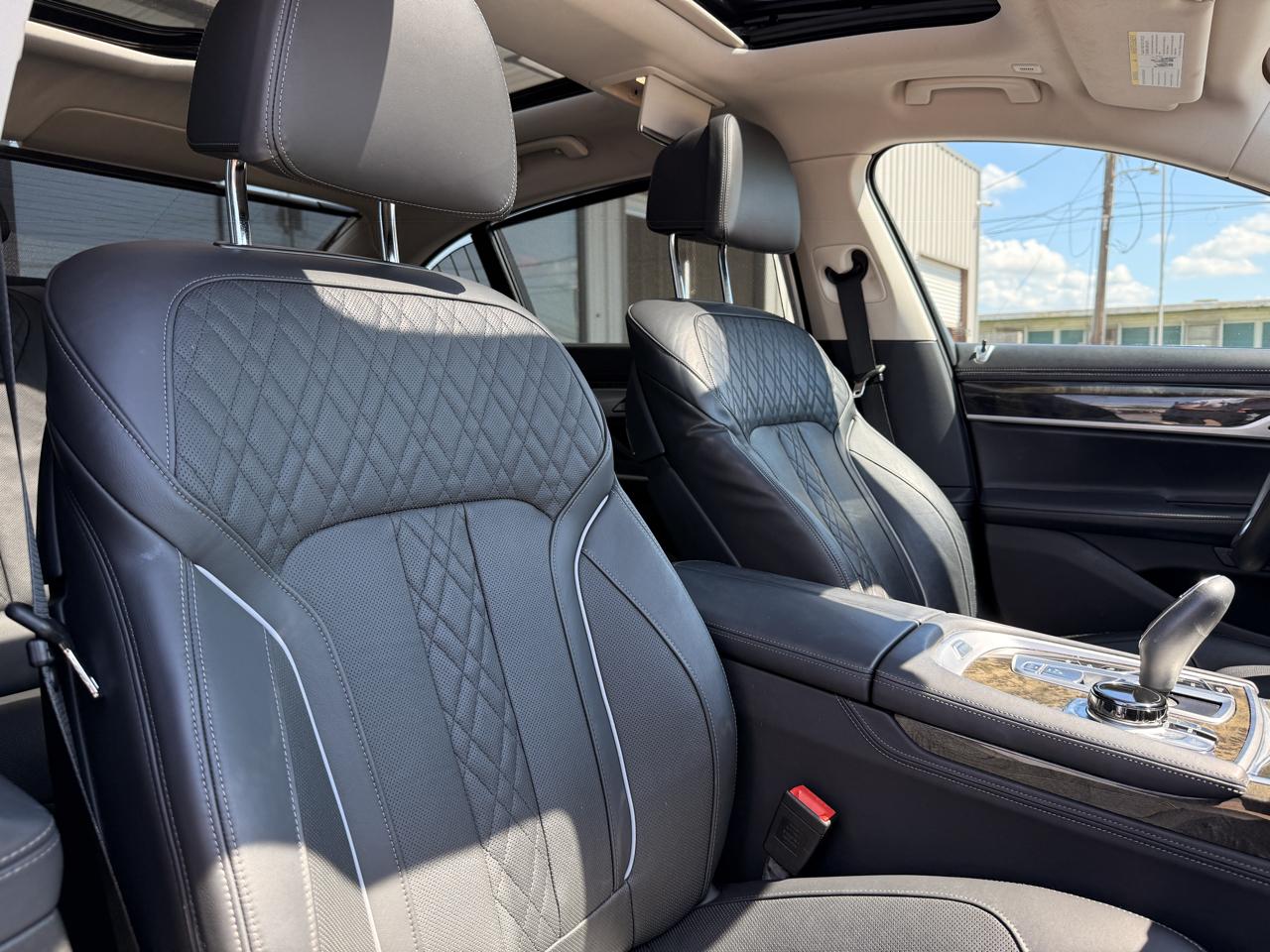 BMW 7-Series 740i 2019