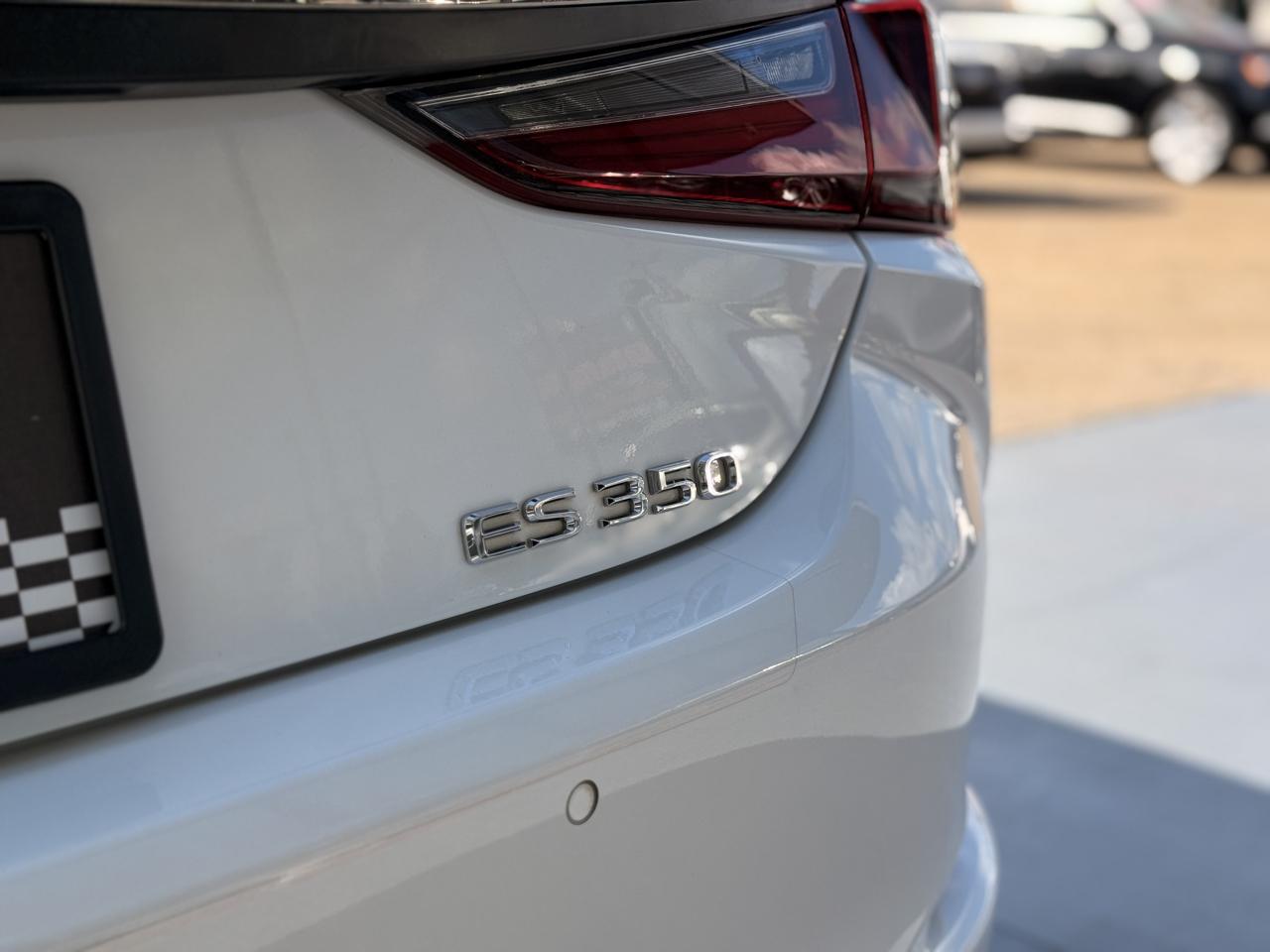 Lexus ES 350 F SPORT 2023