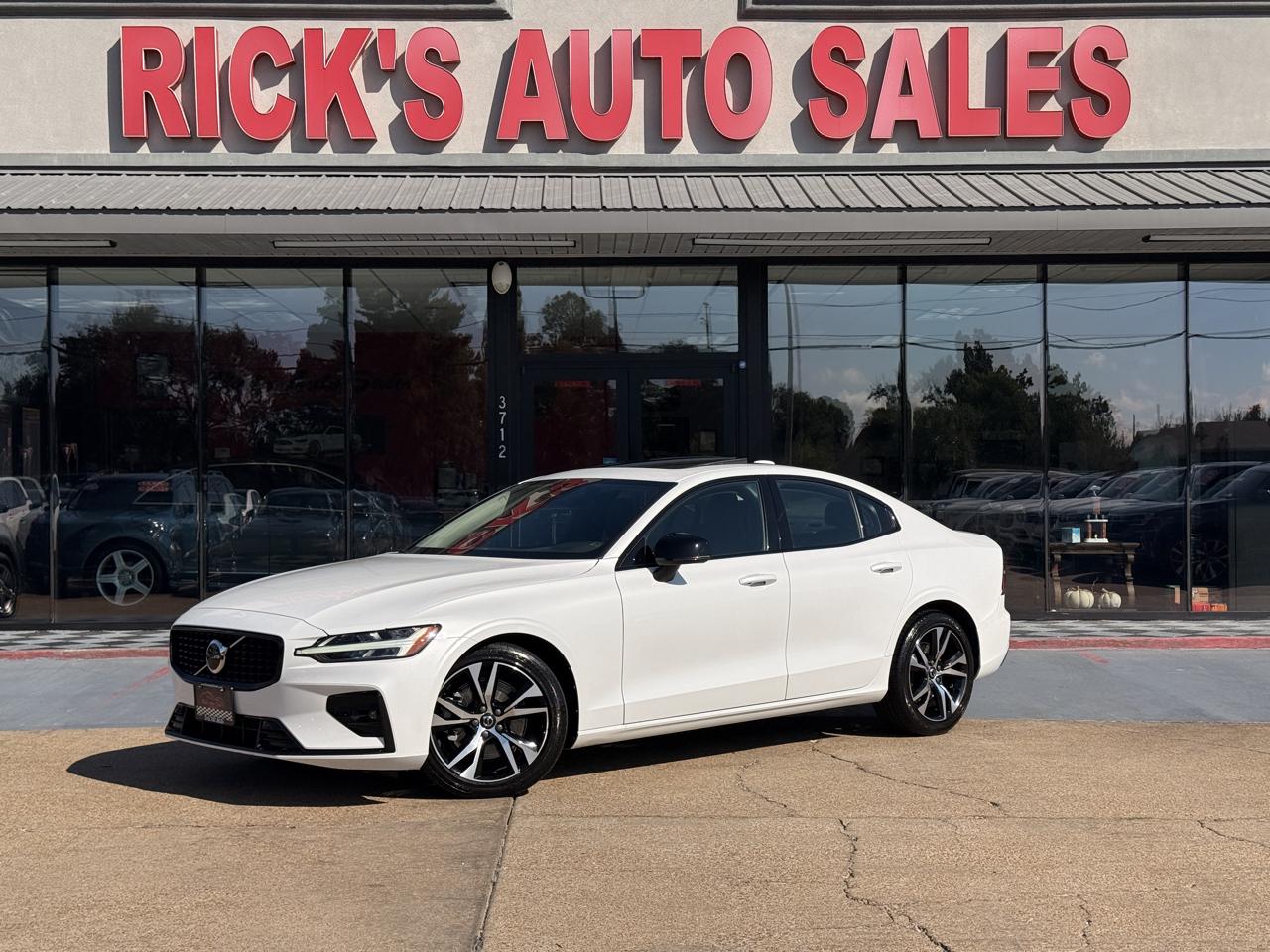 Volvo S60 B5 Core Dark 2024