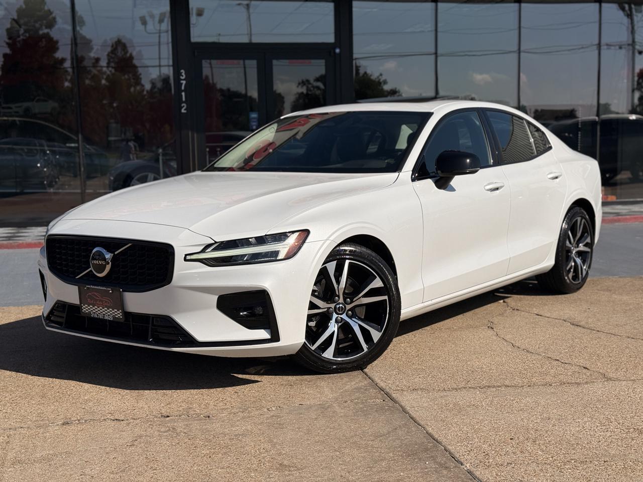 Volvo S60 B5 Core Dark 2024