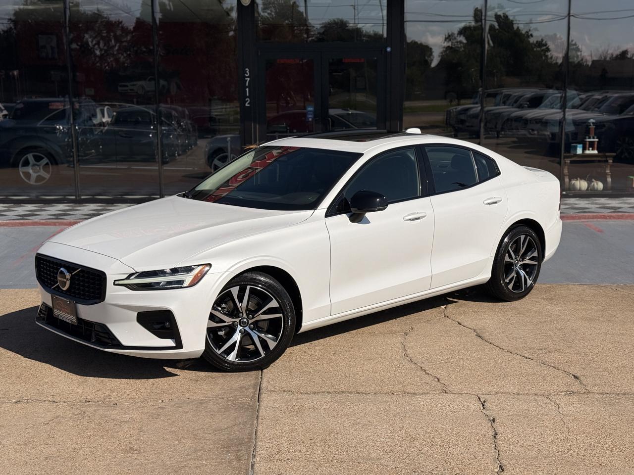 Volvo S60 B5 Core Dark 2024