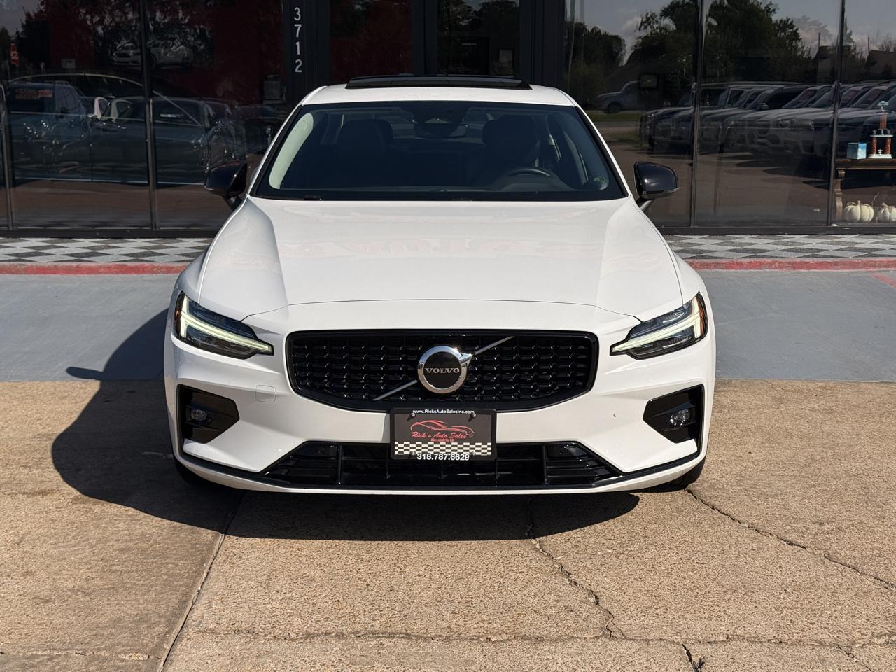 Volvo S60 B5 Core Dark 2024