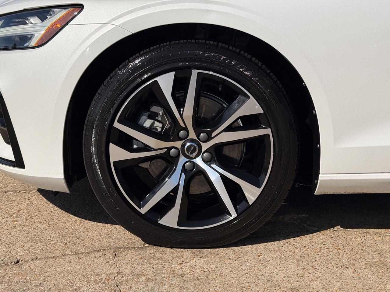 Volvo S60 B5 Core Dark 2024