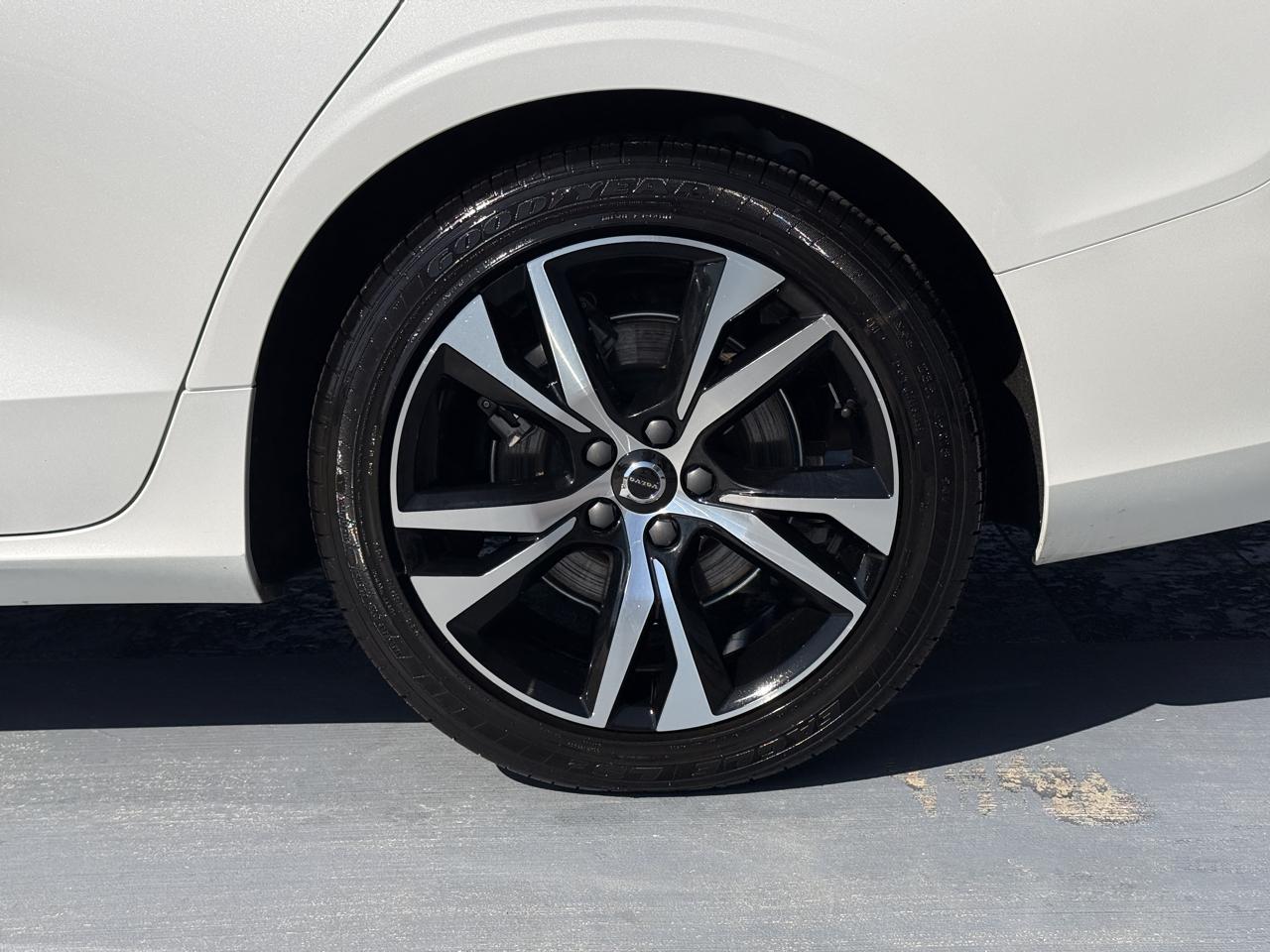 Volvo S60 B5 Core Dark 2024