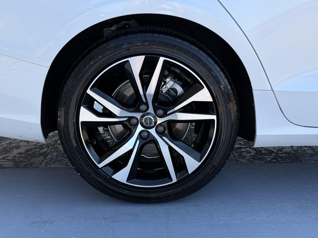 Volvo S60 B5 Core Dark 2024