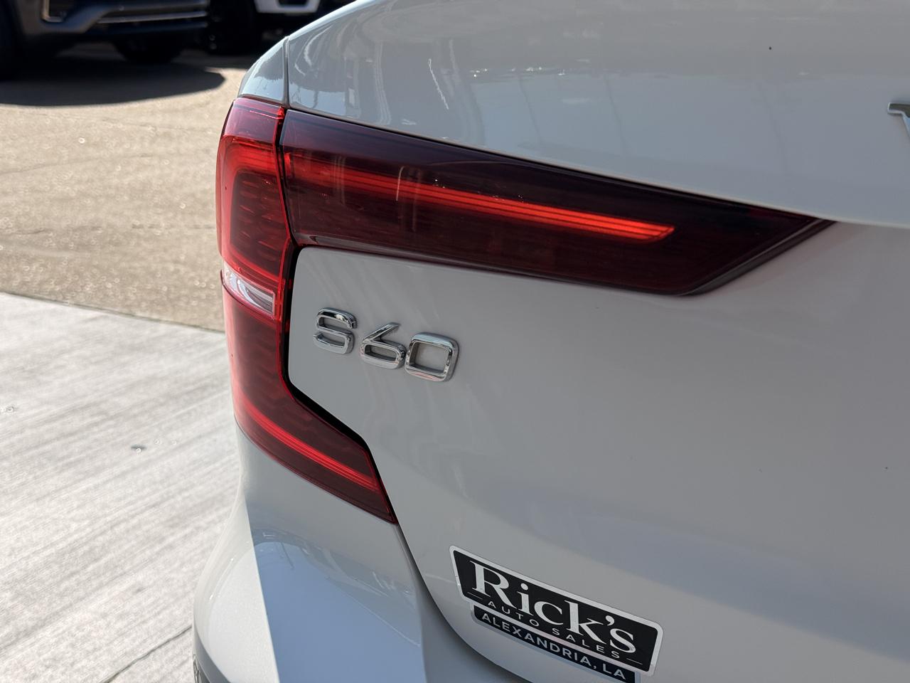 Volvo S60 B5 Core Dark 2024