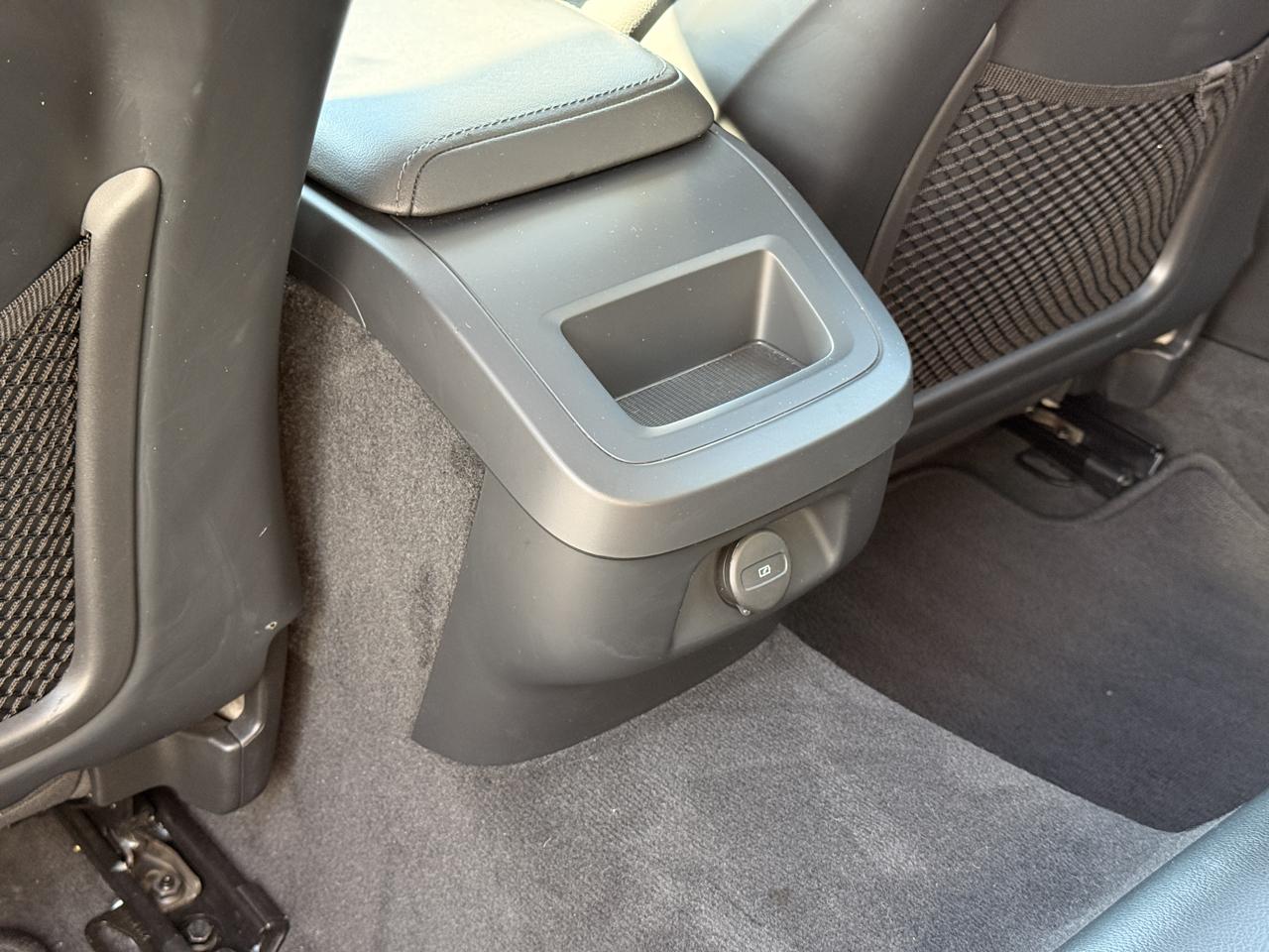 Volvo S60 B5 Core Dark 2024