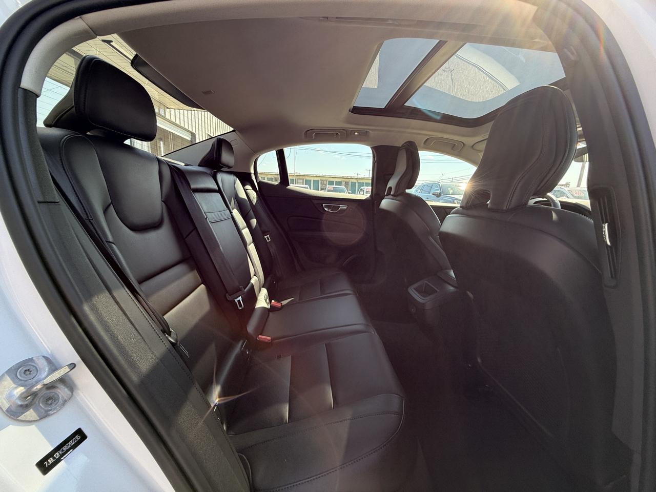 Volvo S60 B5 Core Dark 2024