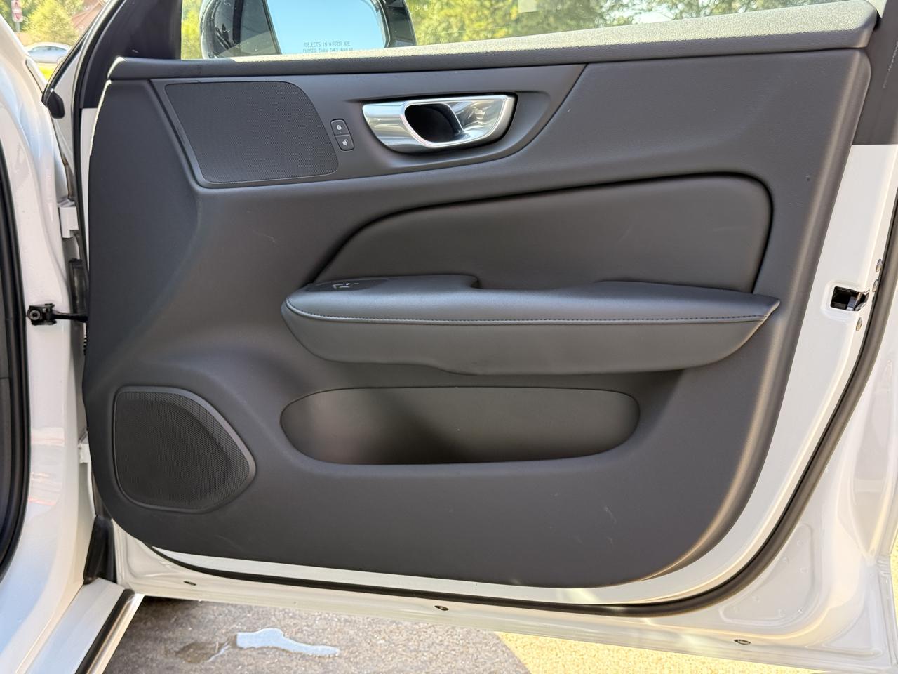 Volvo S60 B5 Core Dark 2024