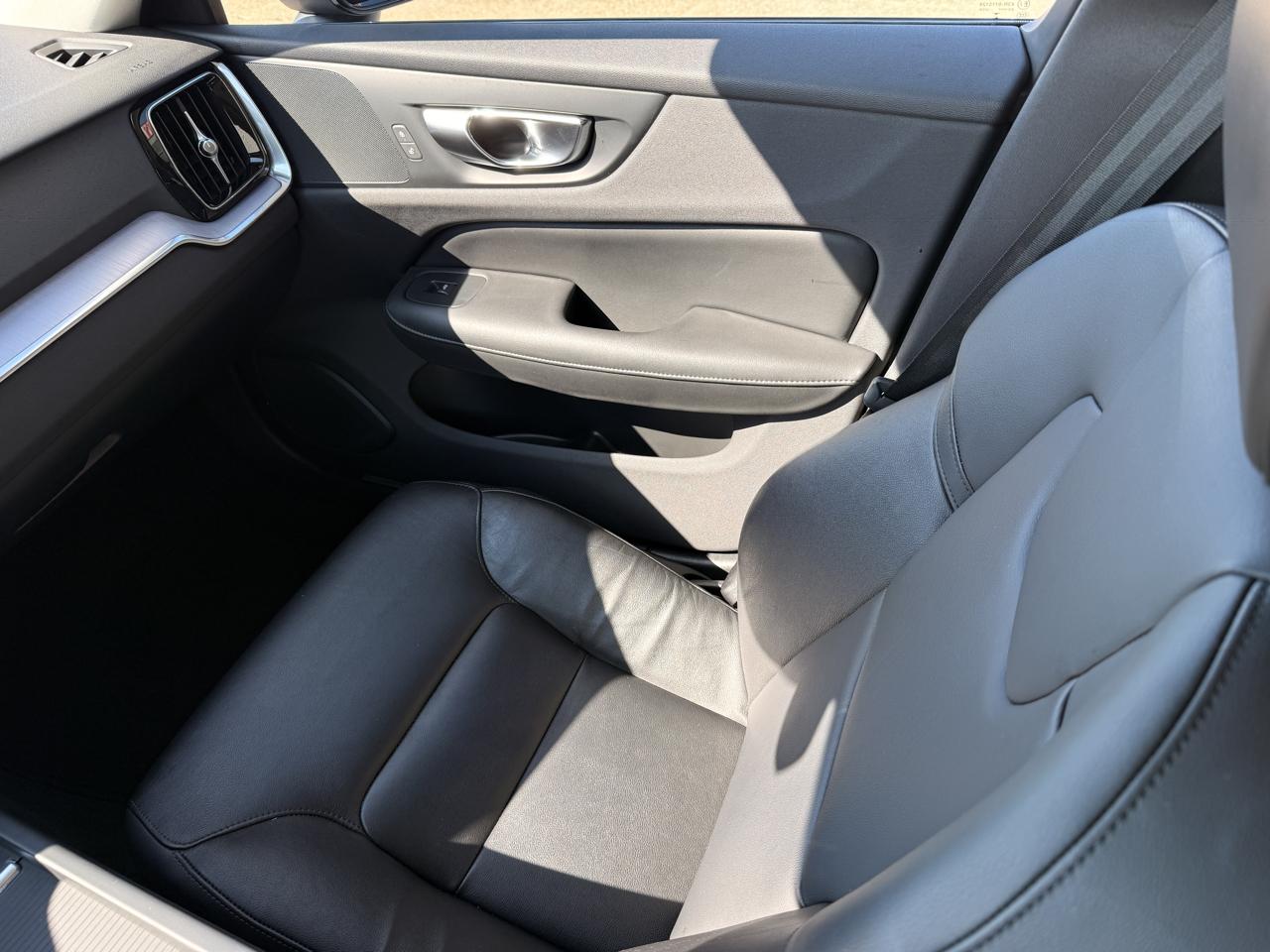 Volvo S60 B5 Core Dark 2024