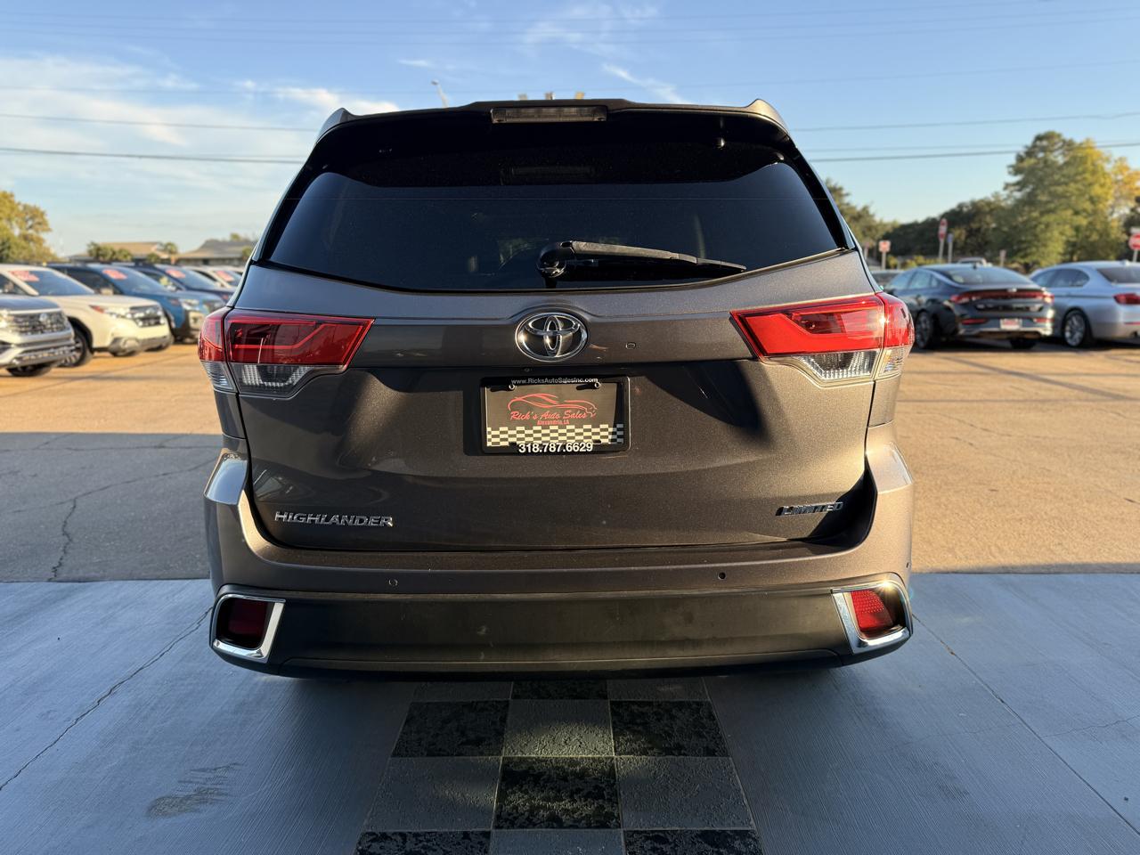 Toyota Highlander Limited Platinum FWD V6 2017