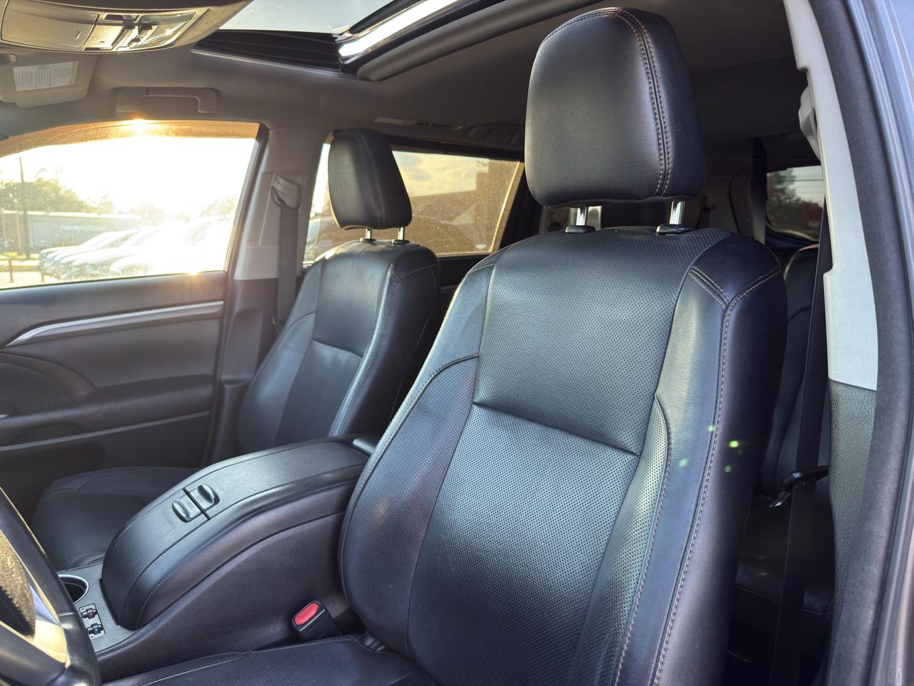 Toyota Highlander Limited Platinum FWD V6 2017