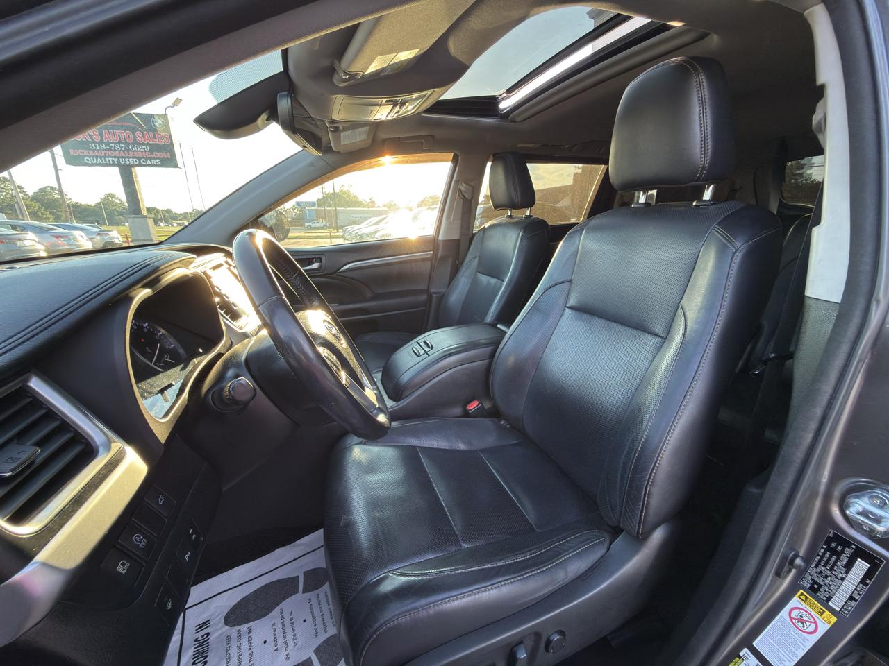 Toyota Highlander Limited Platinum FWD V6 2017