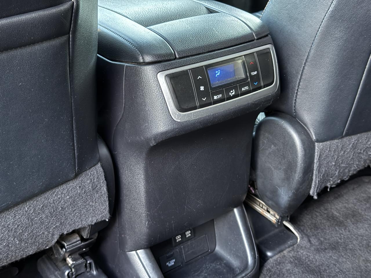 Toyota Highlander Limited Platinum FWD V6 2017