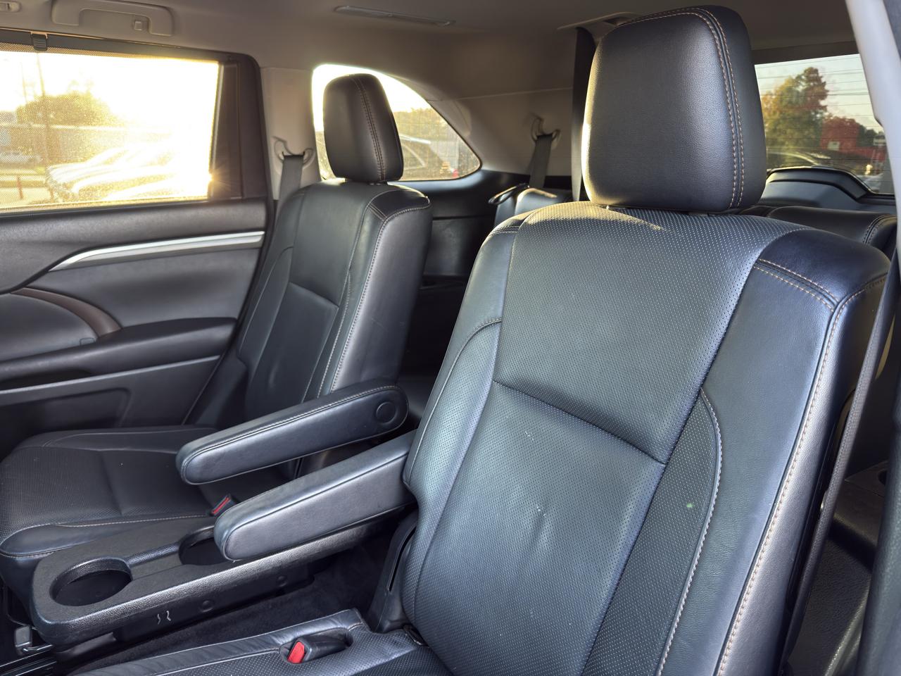 Toyota Highlander Limited Platinum FWD V6 2017