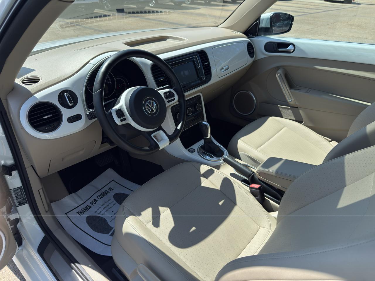 Volkswagen Beetle 2.0T SE 2018