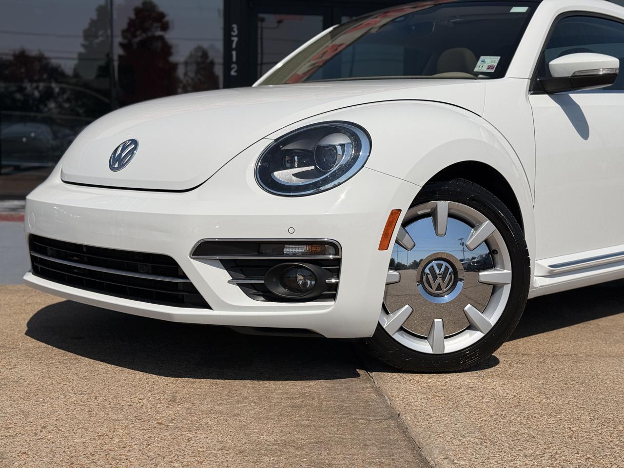 Volkswagen Beetle 2.0T SE 2018