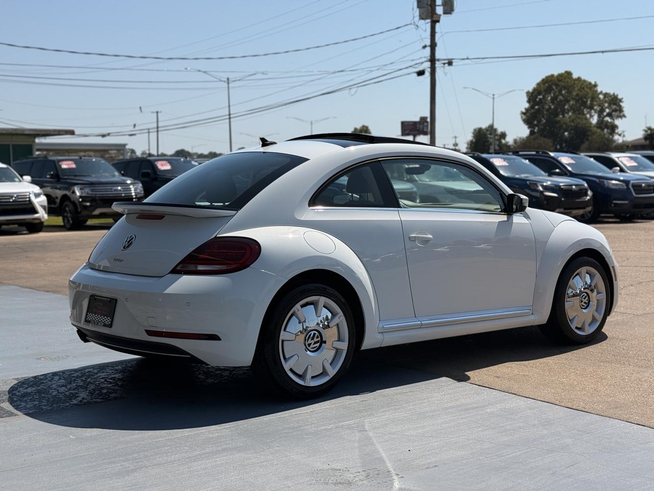 Volkswagen Beetle 2.0T SE 2018