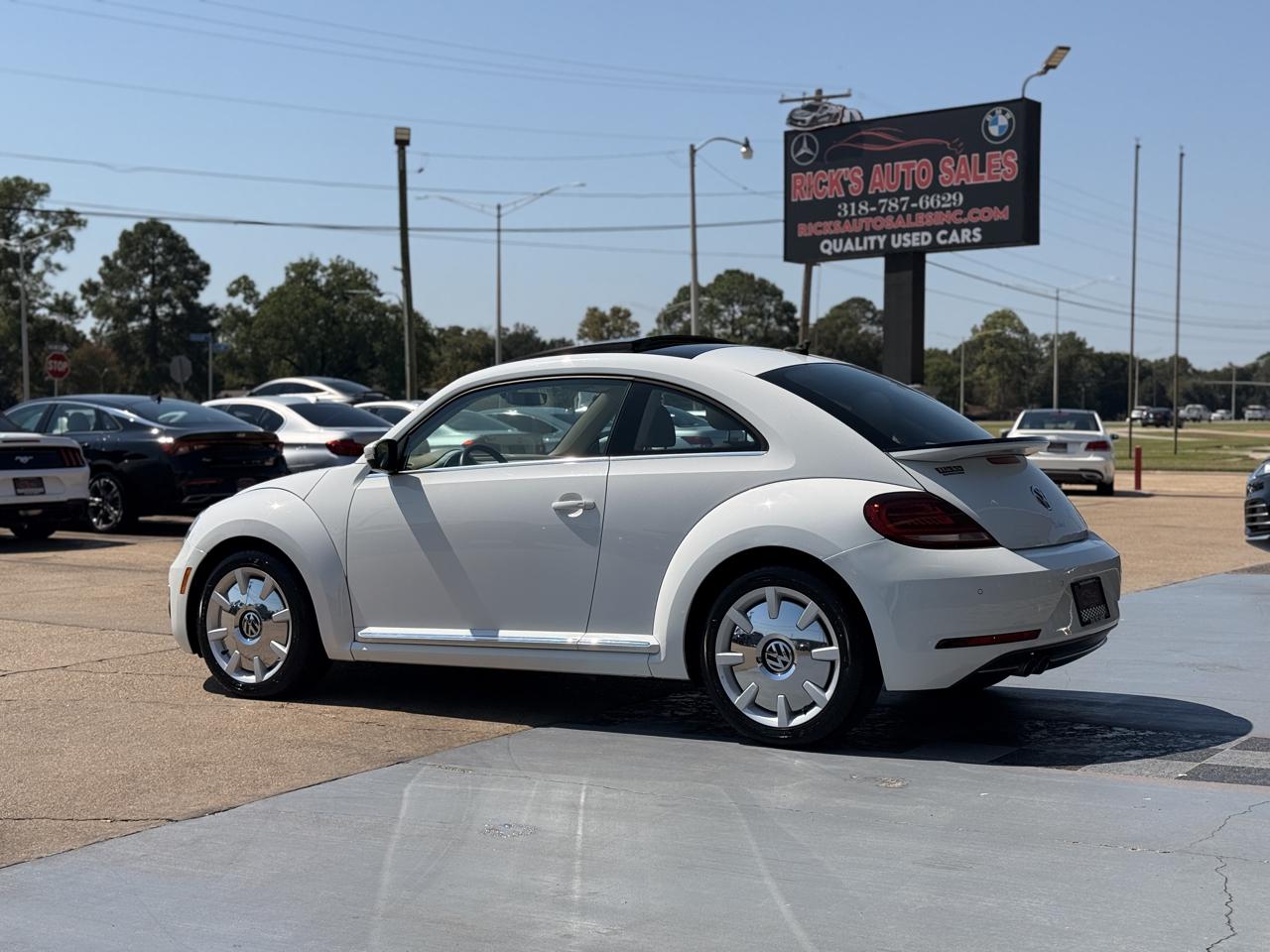 Volkswagen Beetle 2.0T SE 2018