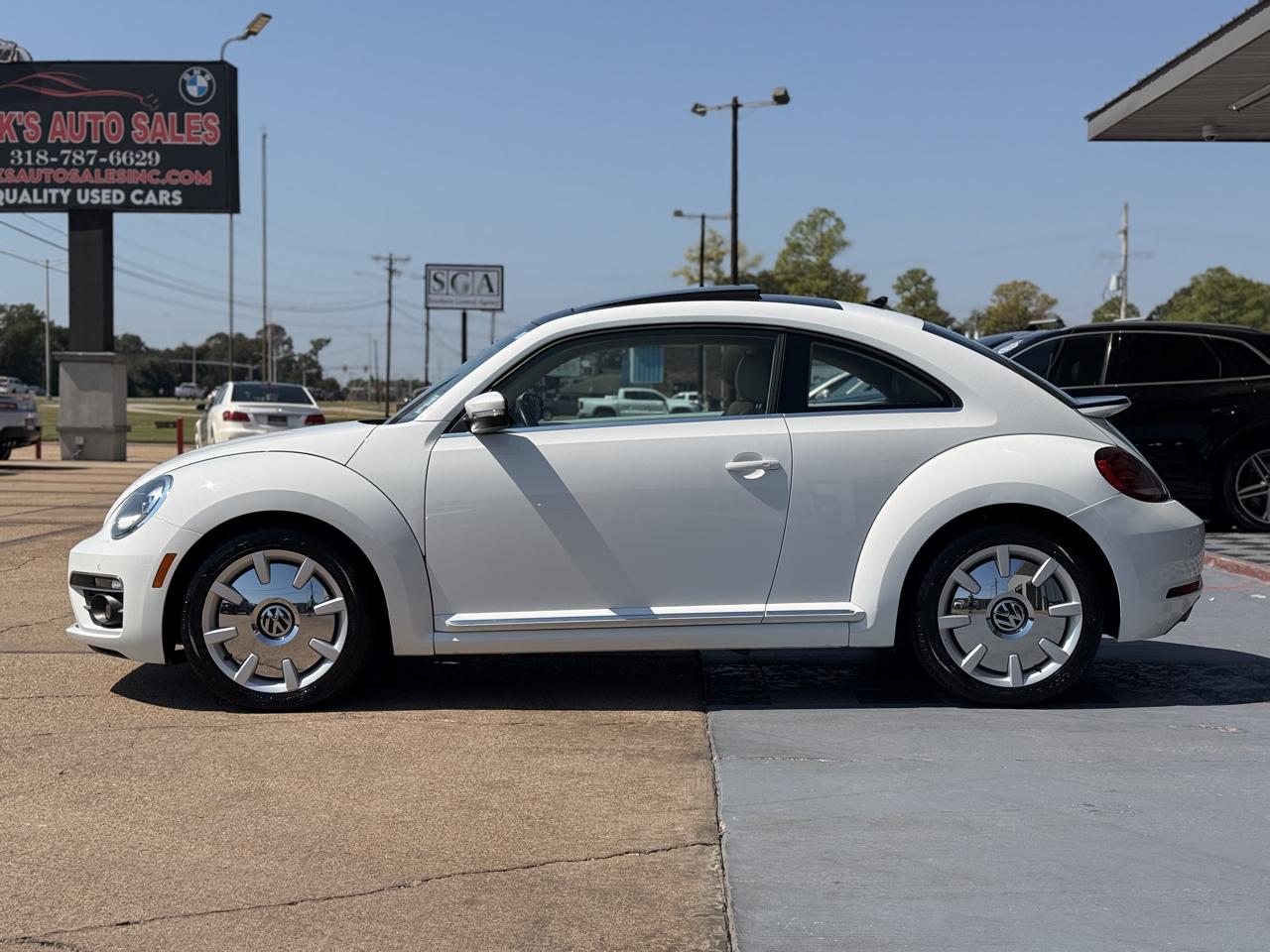 Volkswagen Beetle 2.0T SE 2018