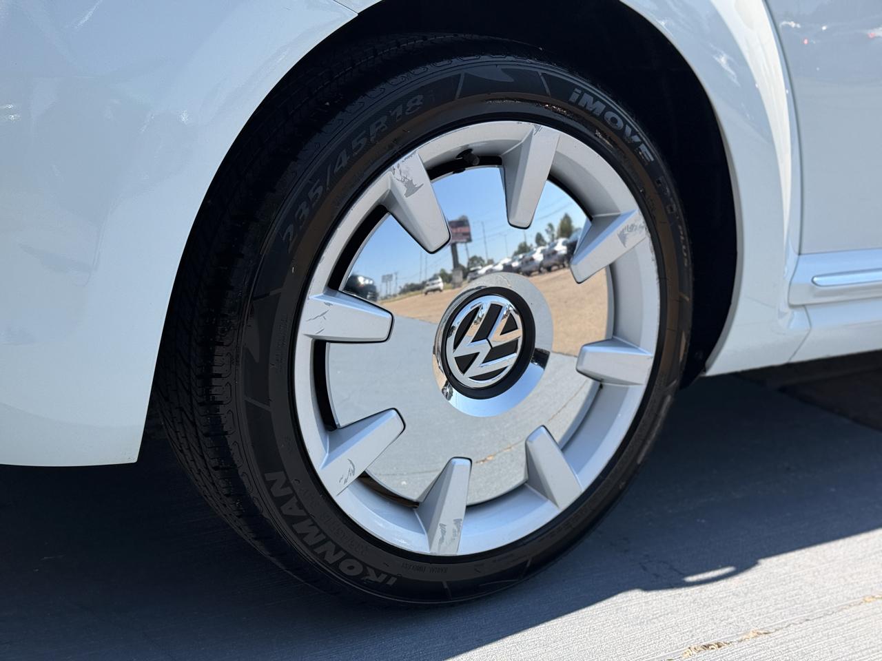 Volkswagen Beetle 2.0T SE 2018