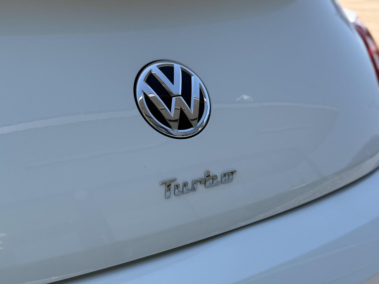 Volkswagen Beetle 2.0T SE 2018