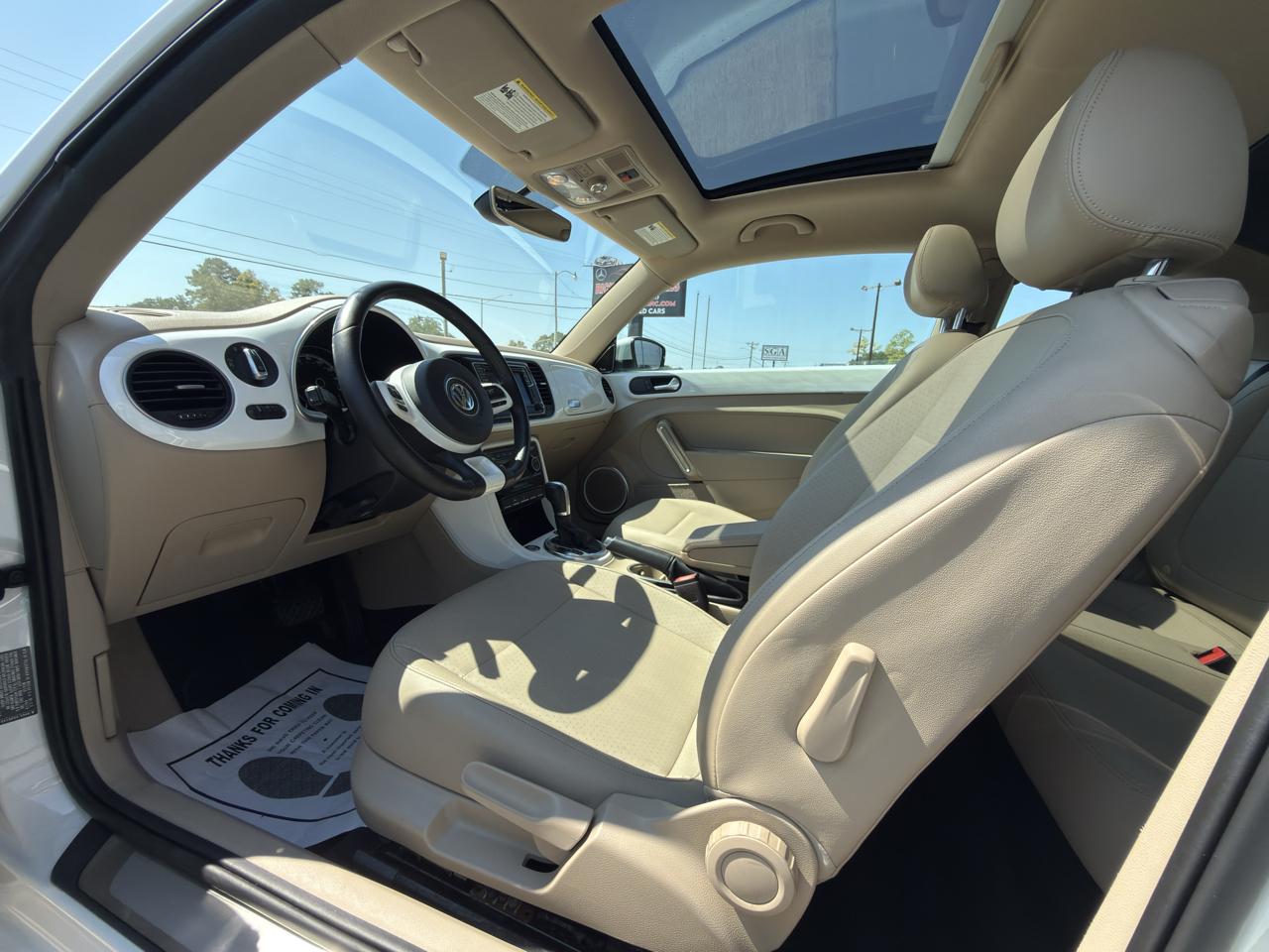 Volkswagen Beetle 2.0T SE 2018