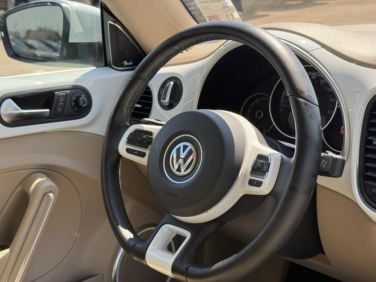 Volkswagen Beetle 2.0T SE 2018