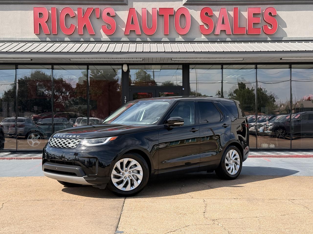 Black 2024 Land Rover Discovery SUV / Crossover All-Wheel Drive Automatic