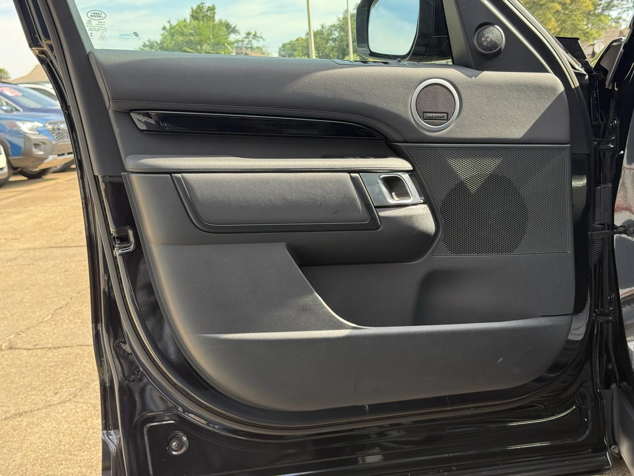 Land Rover Discovery S 2024