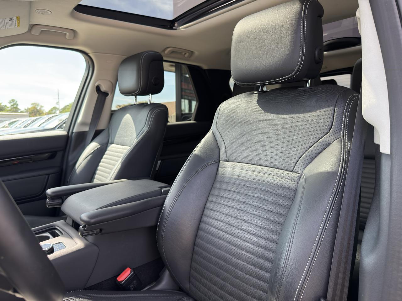 Land Rover Discovery S 2024