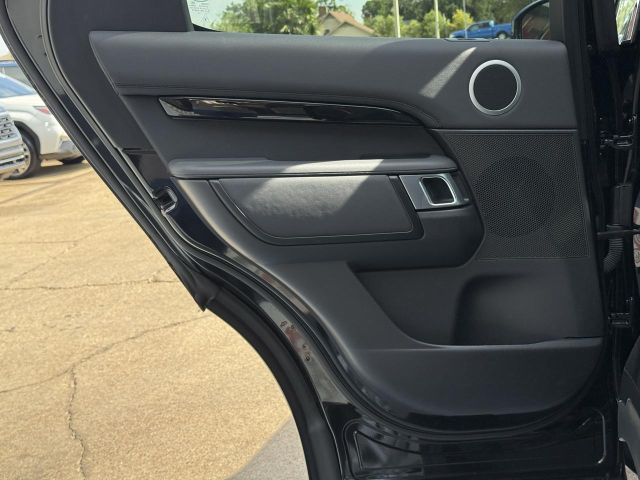 Land Rover Discovery S 2024