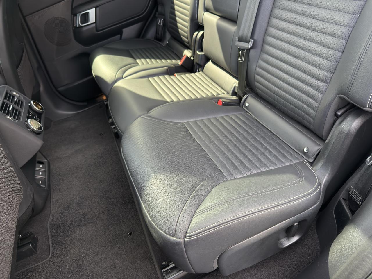 Land Rover Discovery S 2024