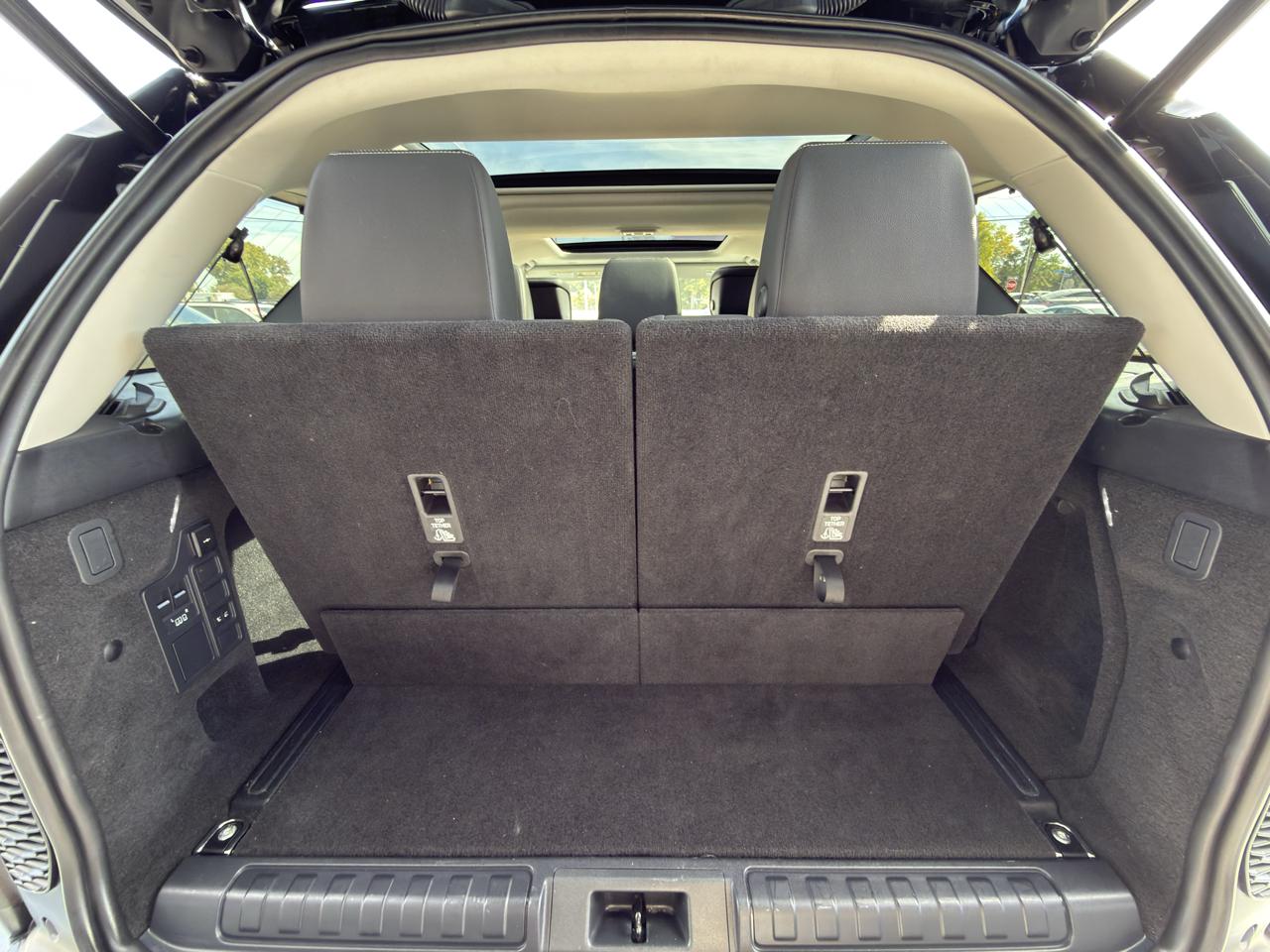 Land Rover Discovery S 2024