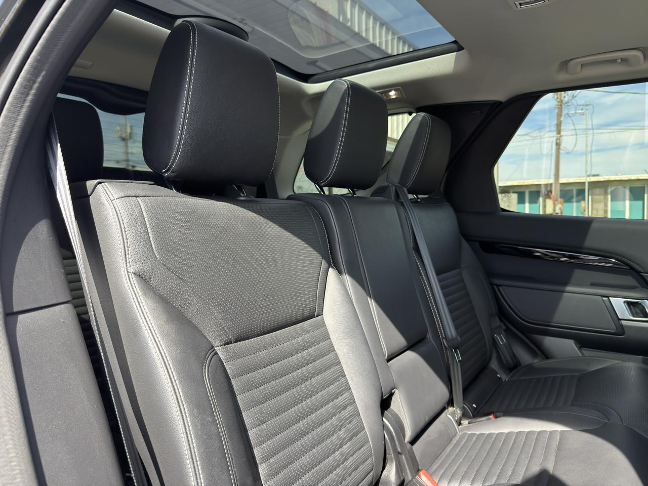 Land Rover Discovery S 2024