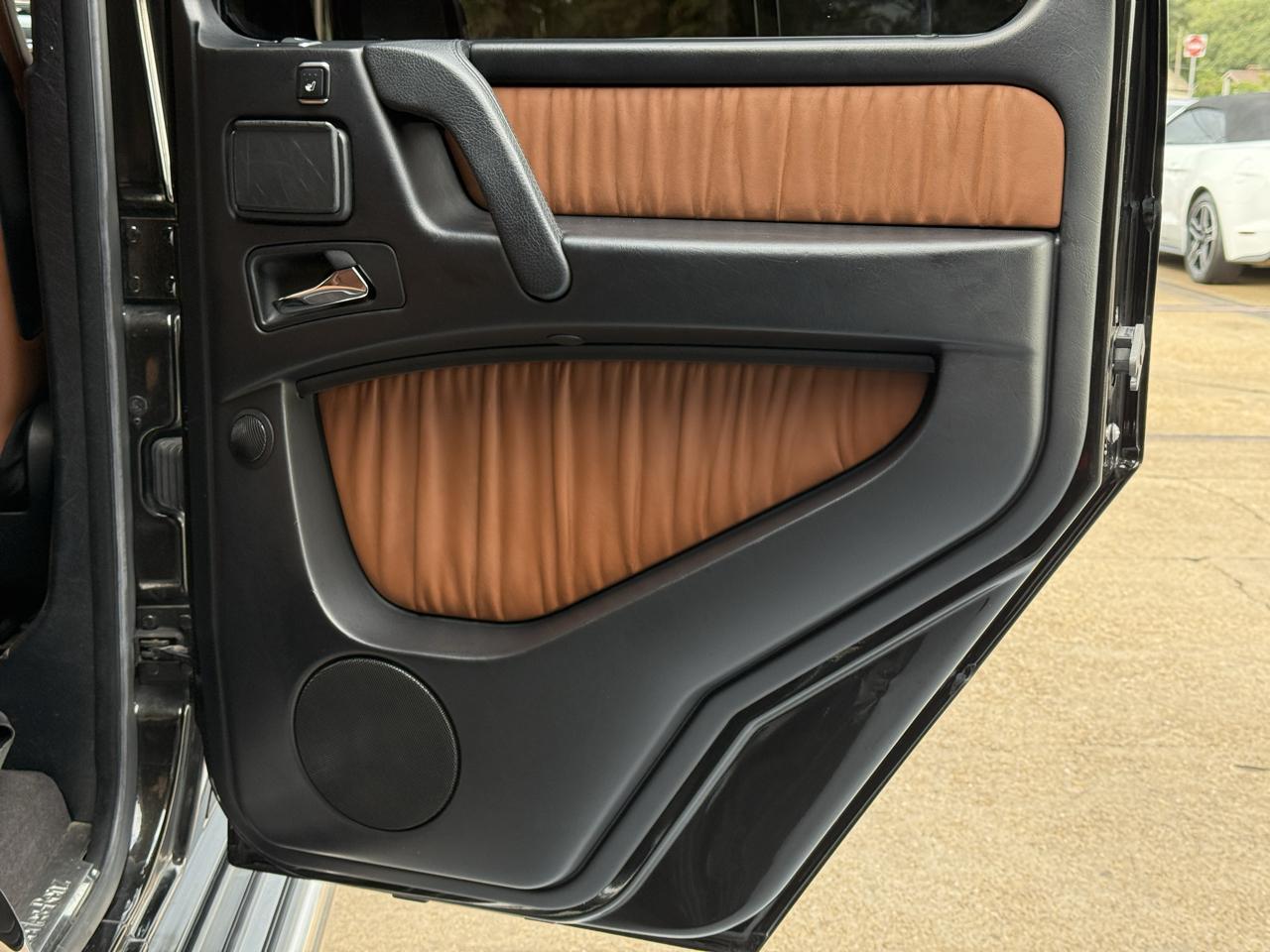 Mercedes-Benz G-Class photo 36