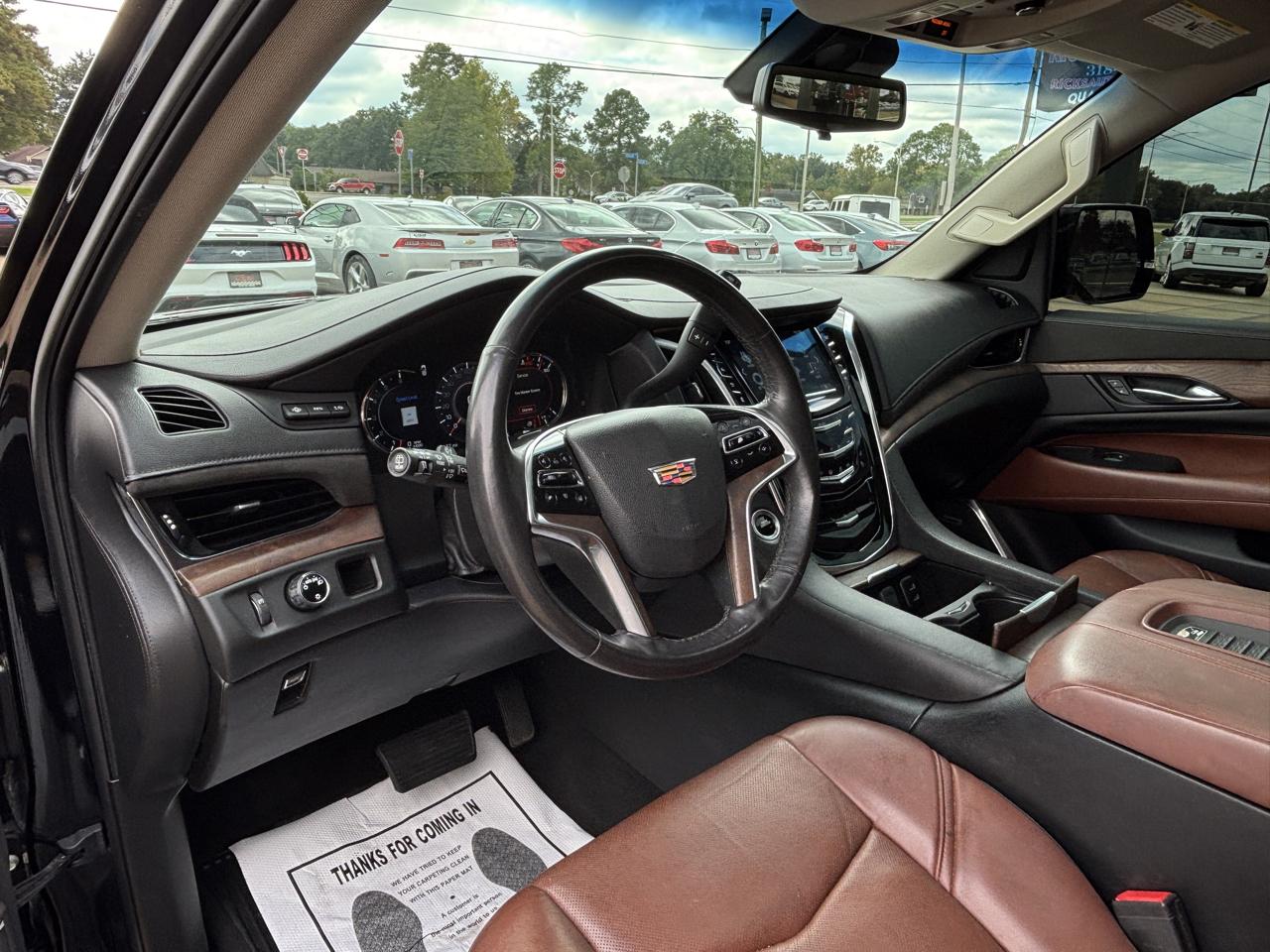Cadillac Escalade photo 2