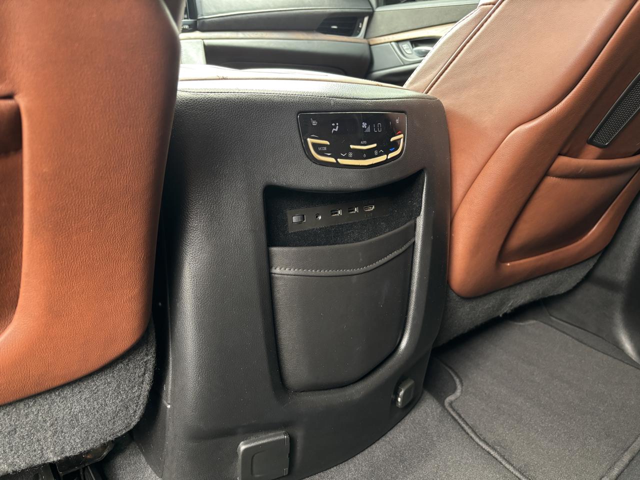Cadillac Escalade photo 24
