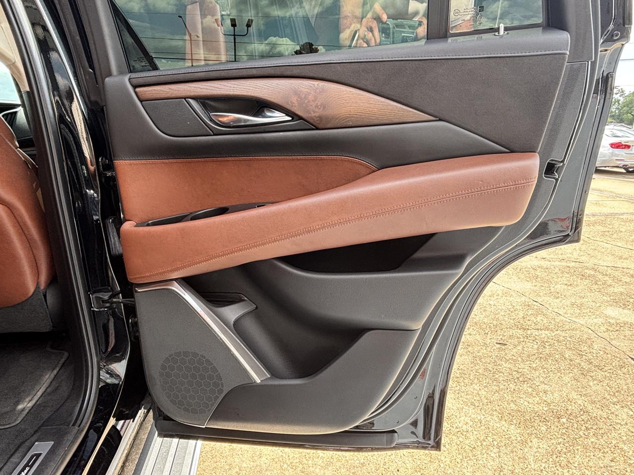 Cadillac Escalade photo 32