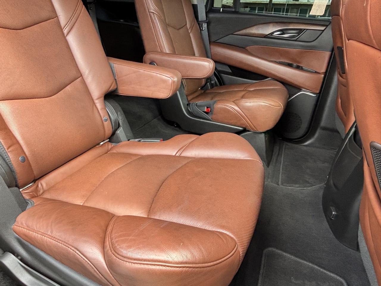 Cadillac Escalade photo 35