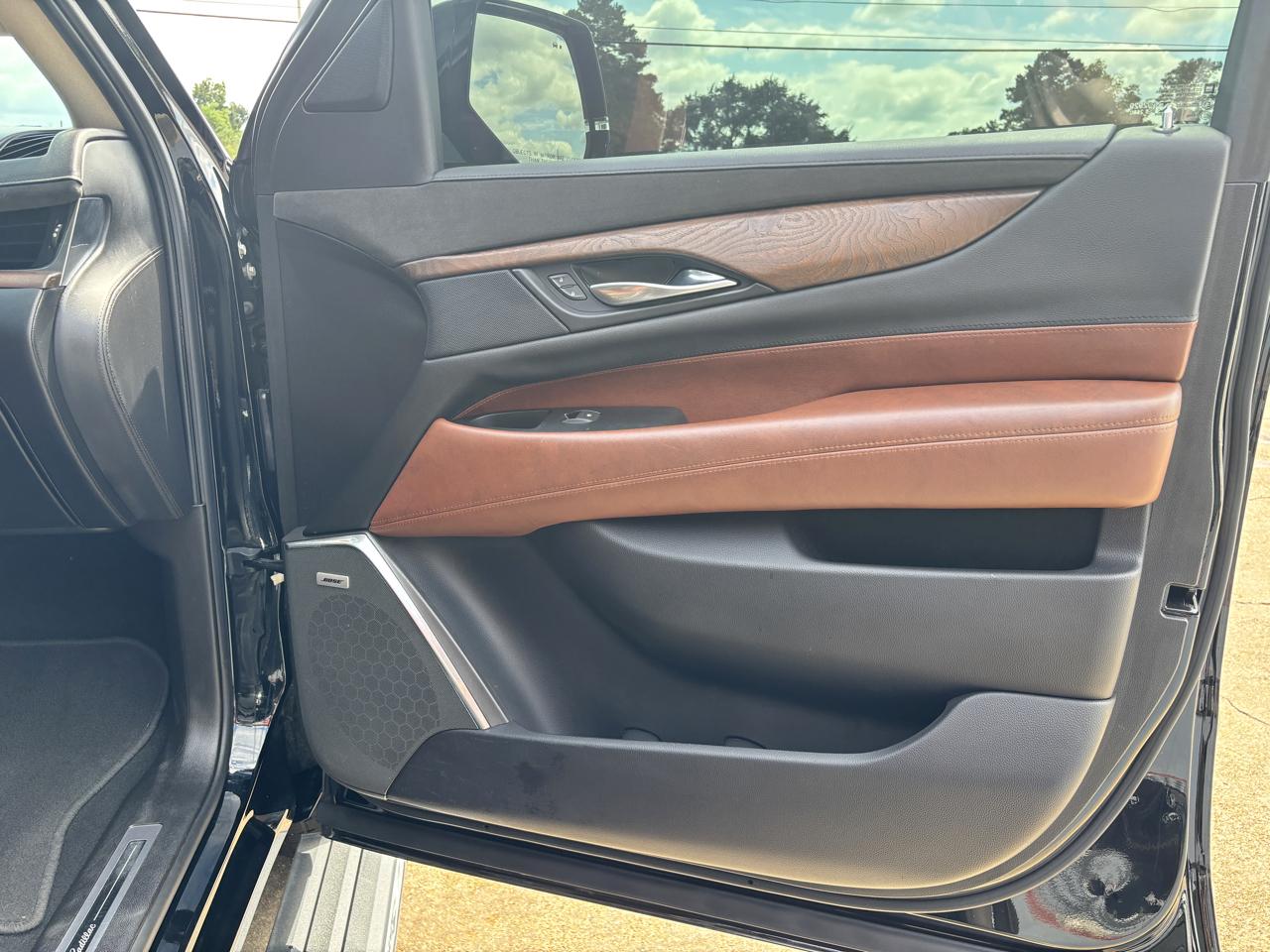 Cadillac Escalade photo 38