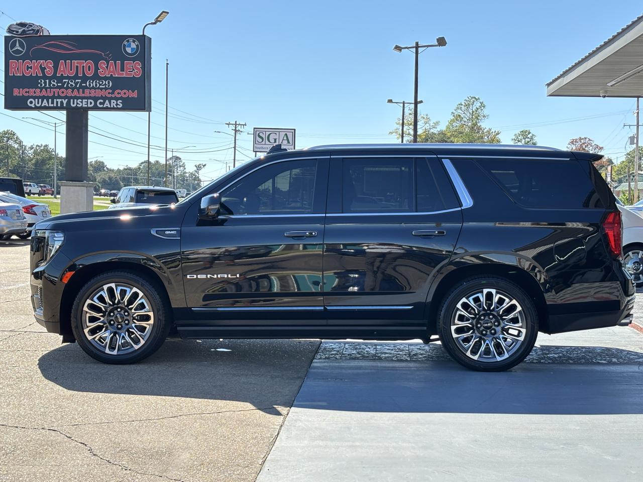 GMC Yukon Denali Ultimate 4WD 2023