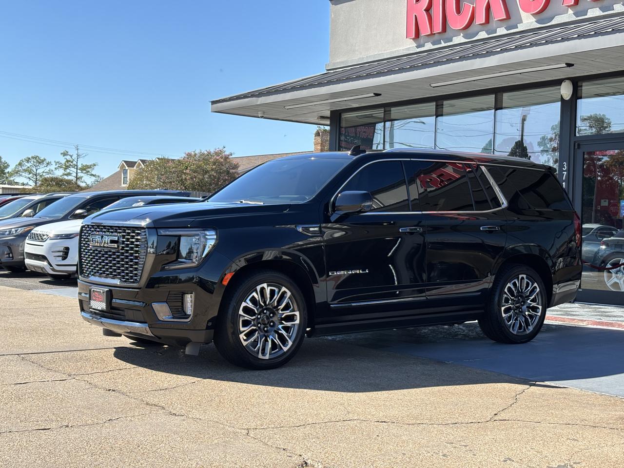 GMC Yukon Denali Ultimate 4WD 2023